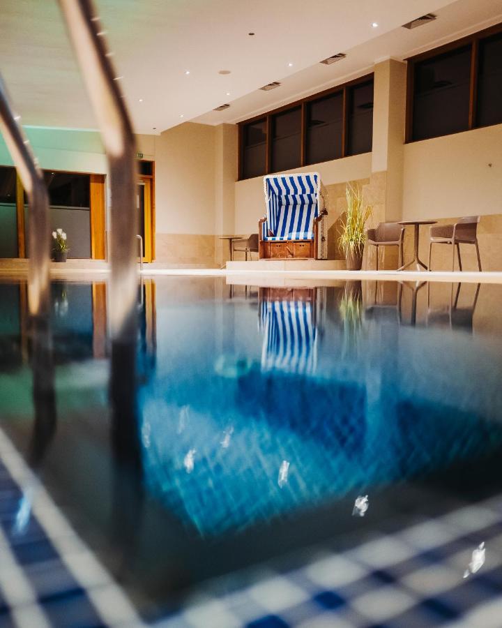 Resort Hotel IV Jahreszeiten Цингст Екстериор снимка