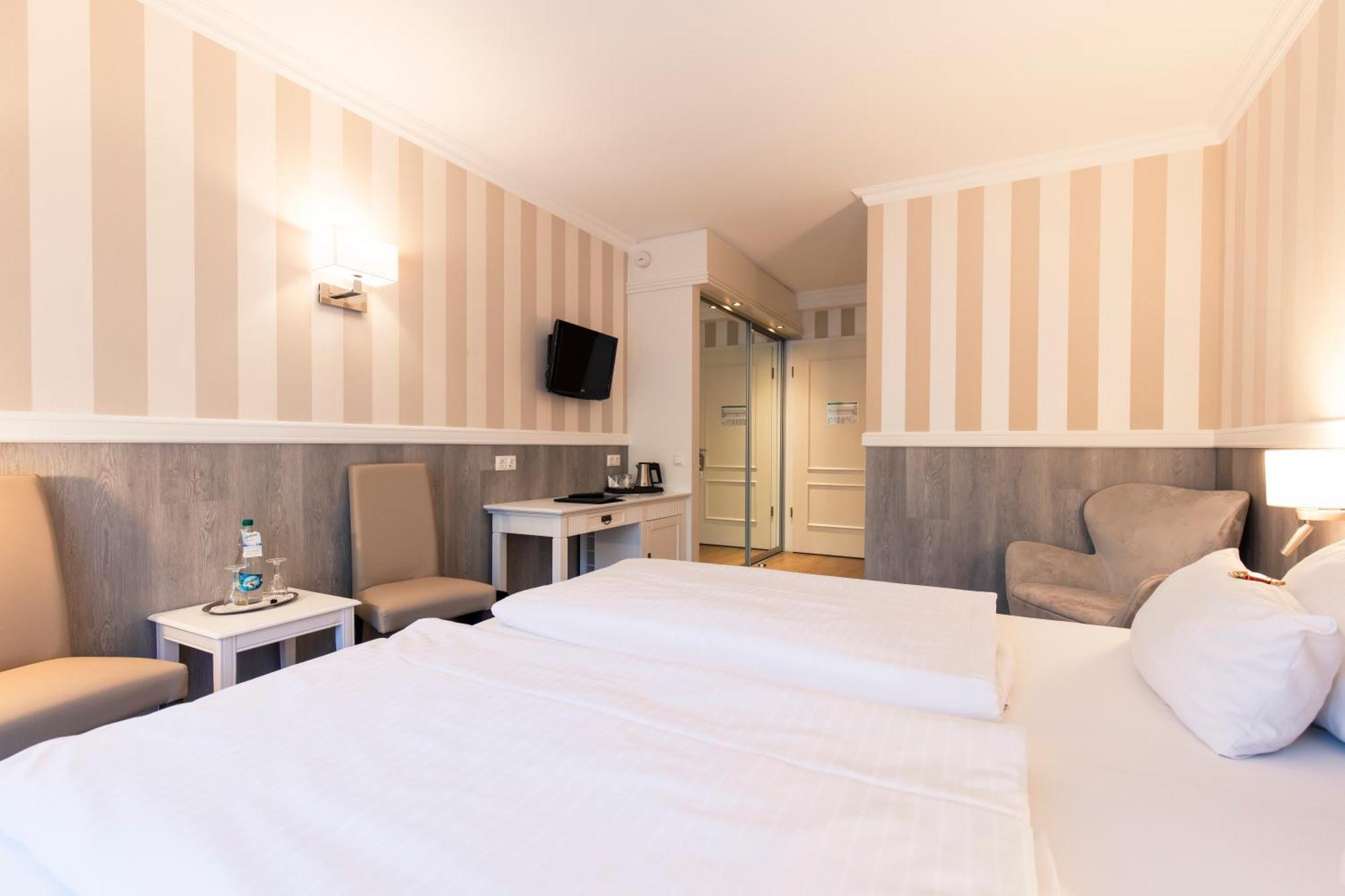 Resort Hotel IV Jahreszeiten Цингст Екстериор снимка