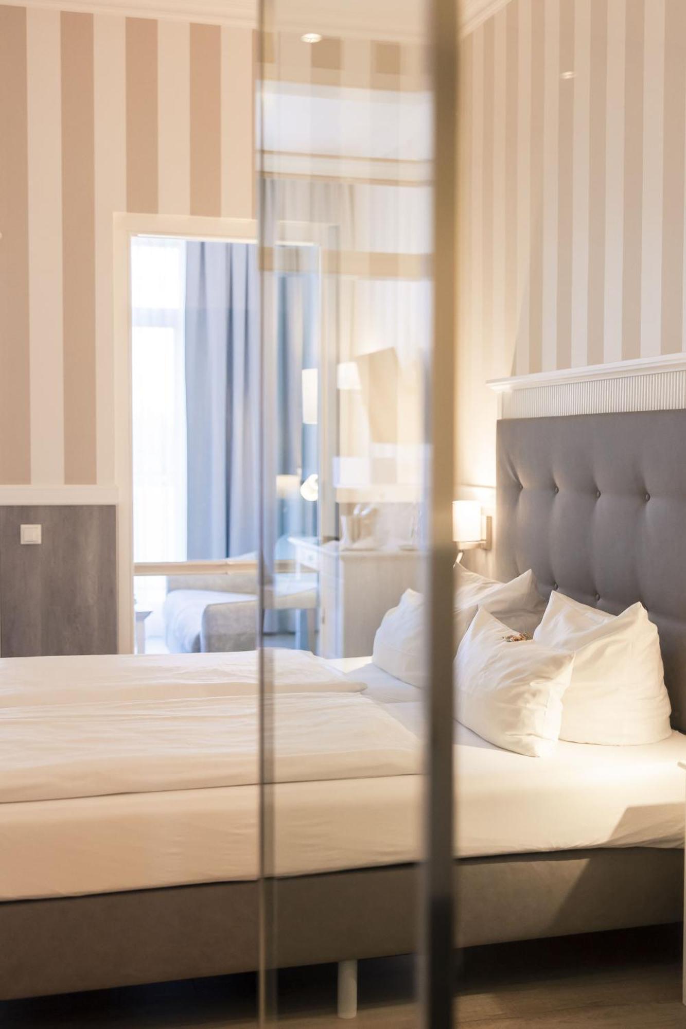Resort Hotel IV Jahreszeiten Цингст Екстериор снимка