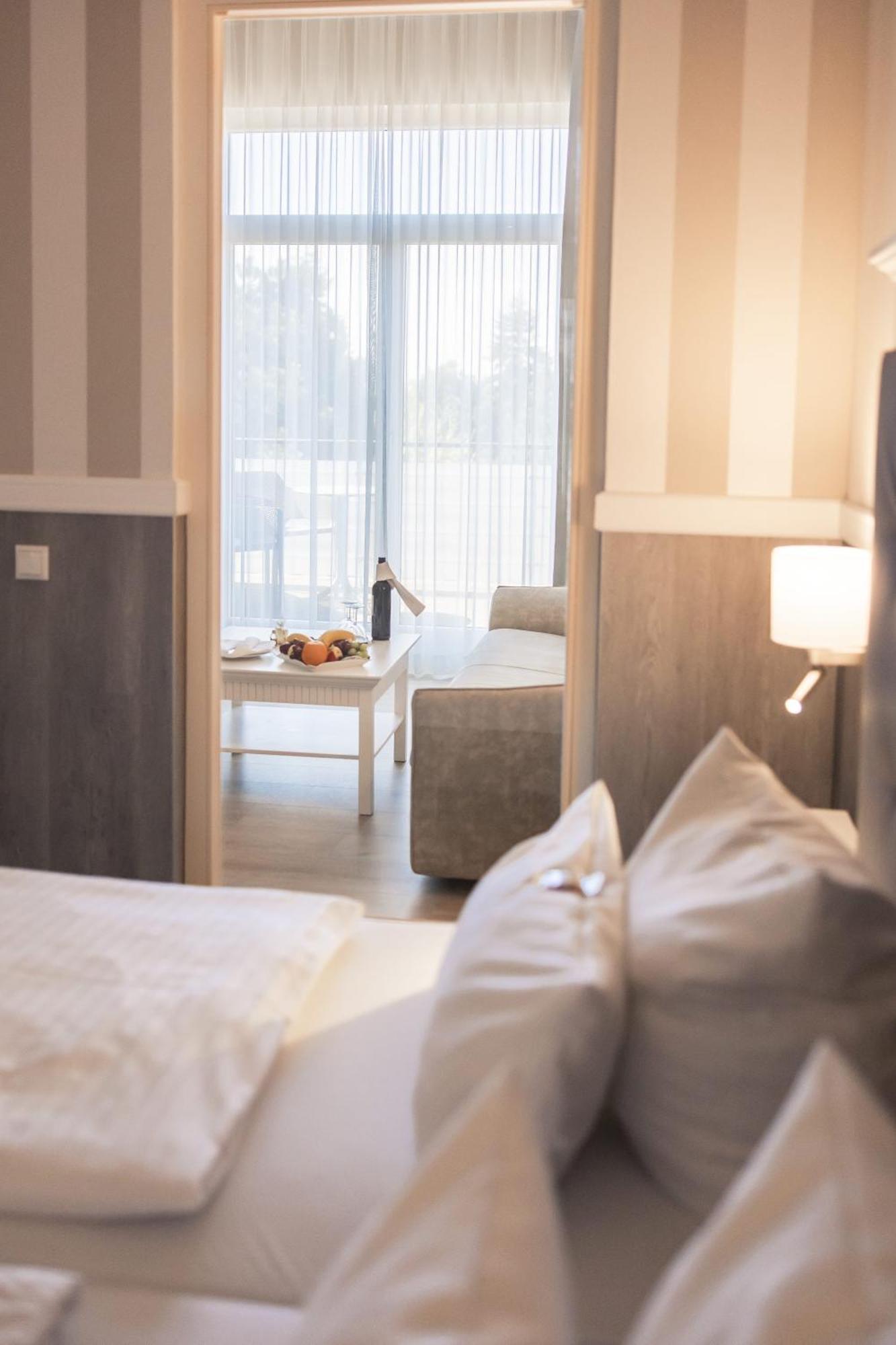 Resort Hotel IV Jahreszeiten Цингст Екстериор снимка