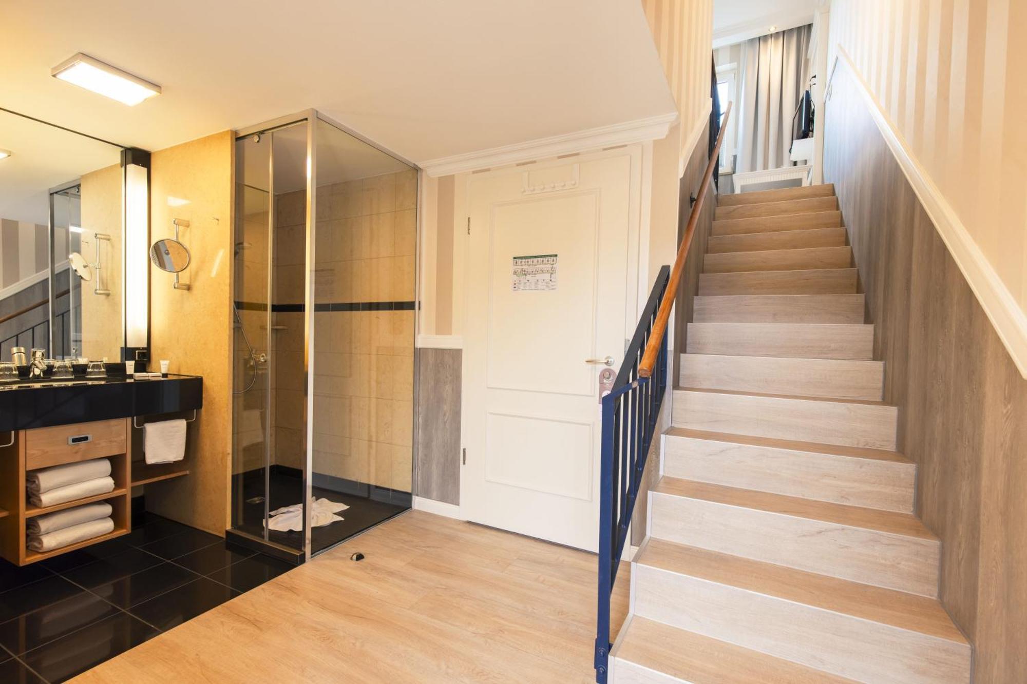 Resort Hotel IV Jahreszeiten Цингст Екстериор снимка